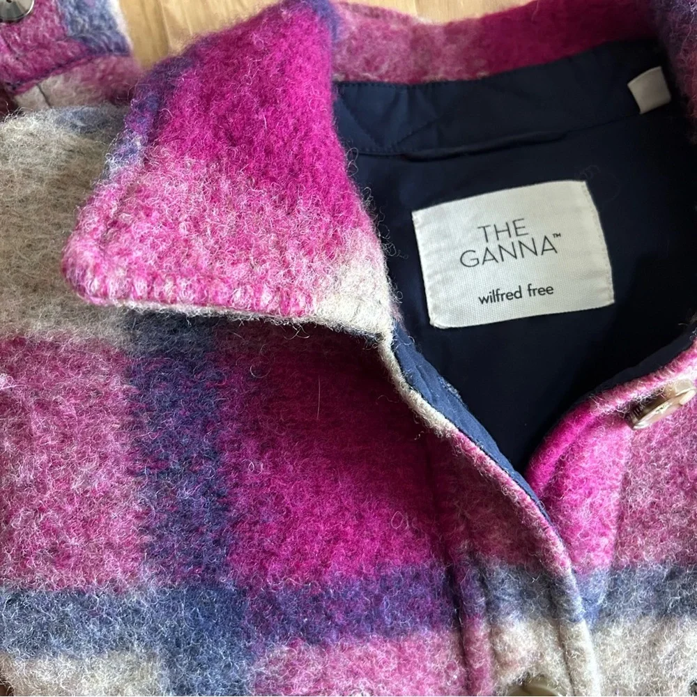 Aritzia excellent preowned